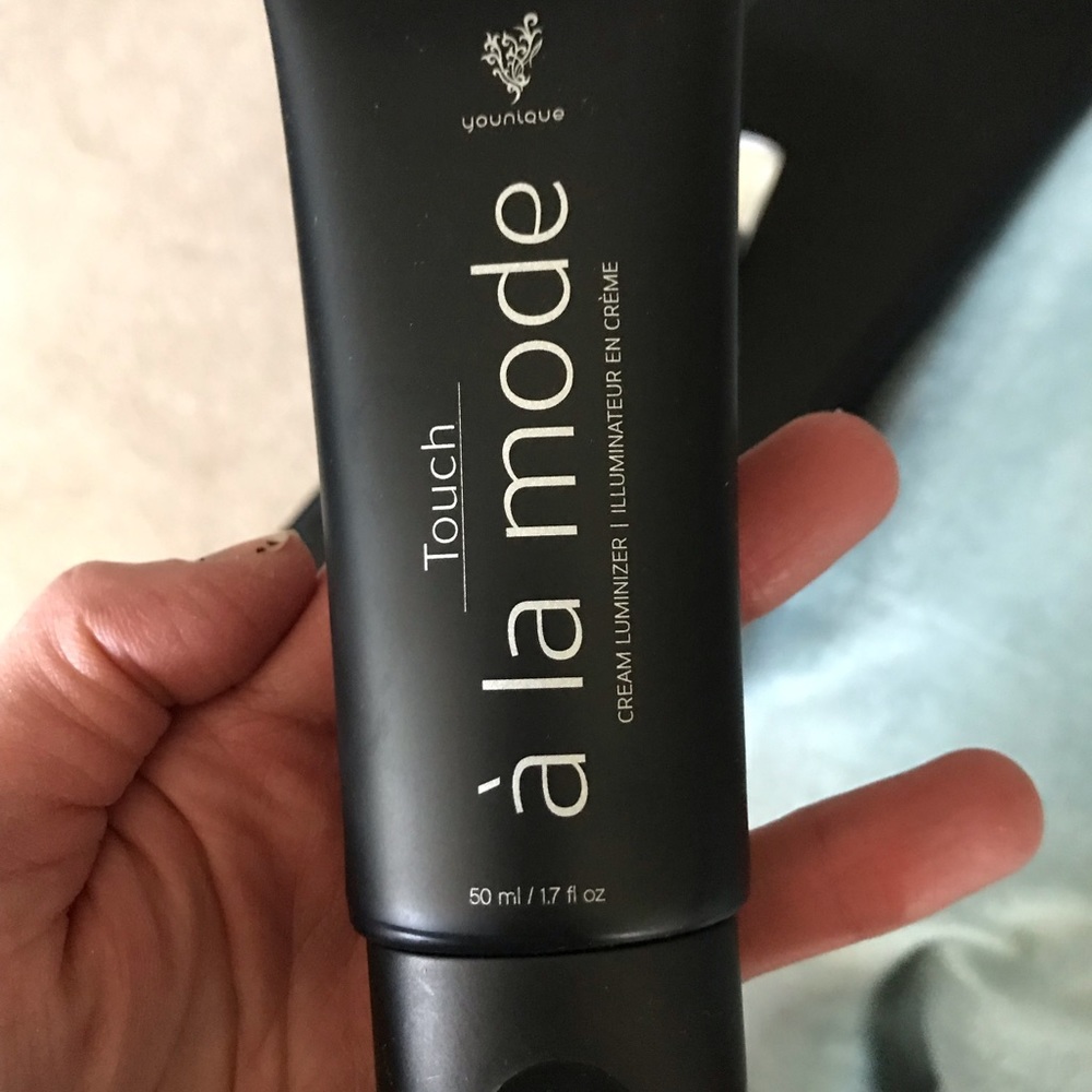 Younique Cream Illuminizer - Pearly (NIB)